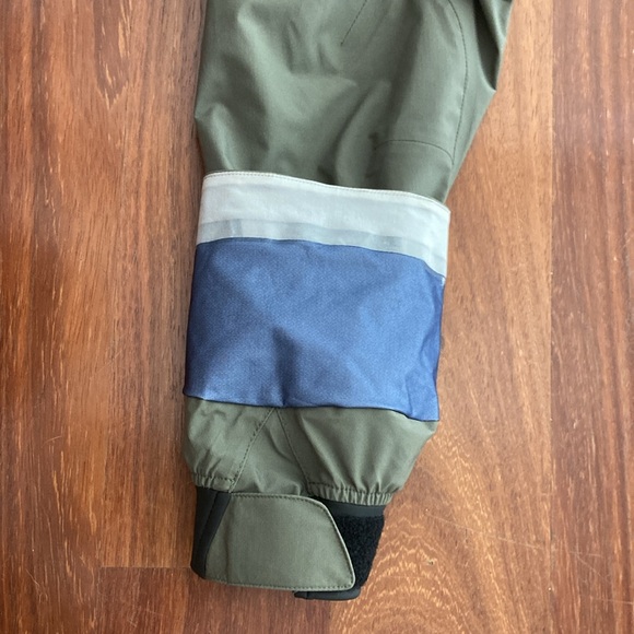 XL Patagonia men’s waterproof Swiftcurrent Wading Jacket for Fly Fishing - Picture 8 of 11